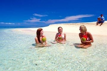 awesome adventure fiji tour island hopping yasawas backpacker